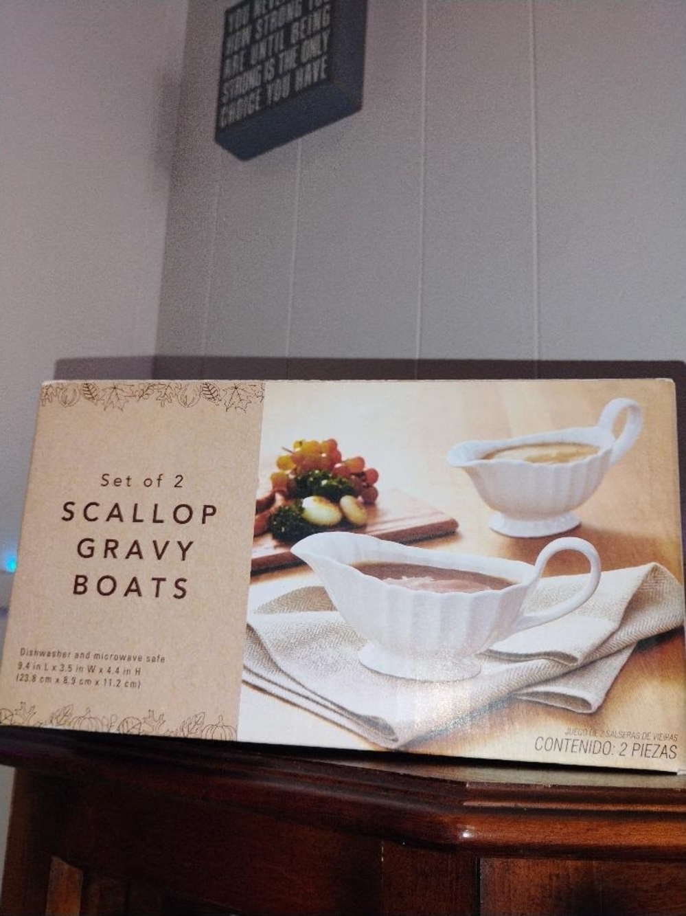 Set of 2 Scallop Gravy Boats - White